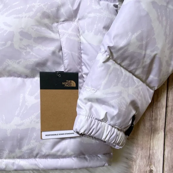 The North Face Women’s Printed Nuptse Down Jacket - Picture 4 of 13